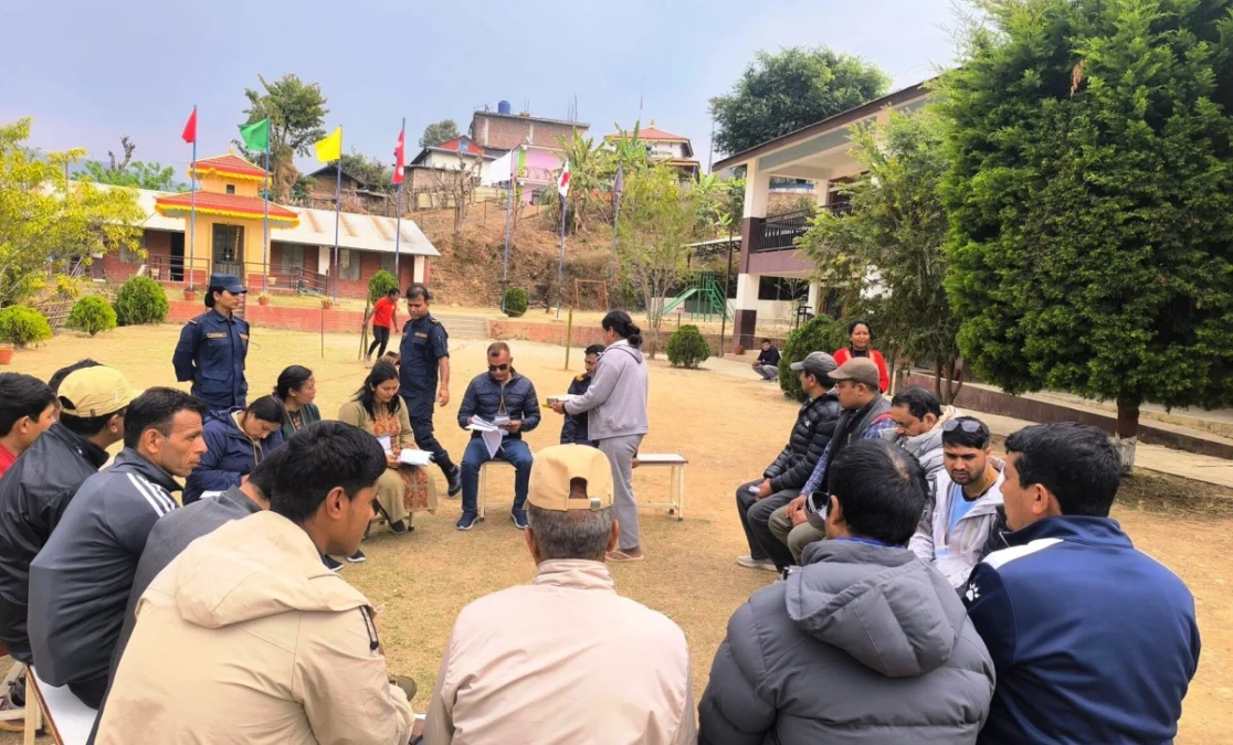 रामेछापका सबै मतदान केन्द्रमा निर्वाचन समाग्री सहित कर्मचारी पुगे, सर्वदलीय बैठक लगायत तयारी सुरु