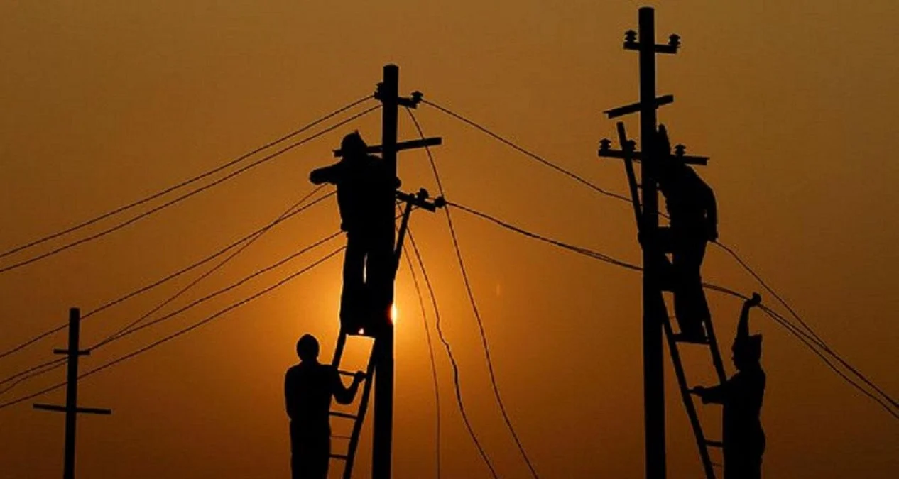 हर्दि देखि टाँडी चोकसम्म भोली ११ हजार भोल्टको नयाँ विद्युत लाइन परीक्षण हुँदै